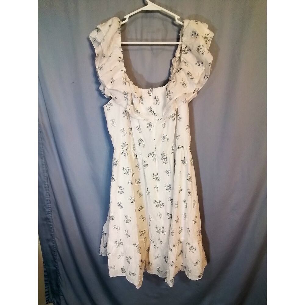 Simplee Plus white summer dress